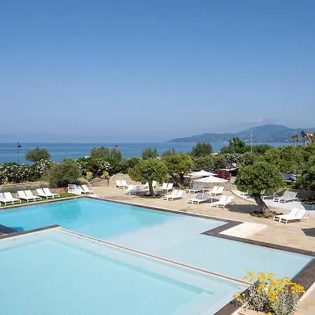 Aparthotel Oliveto A Mare - & Ascea